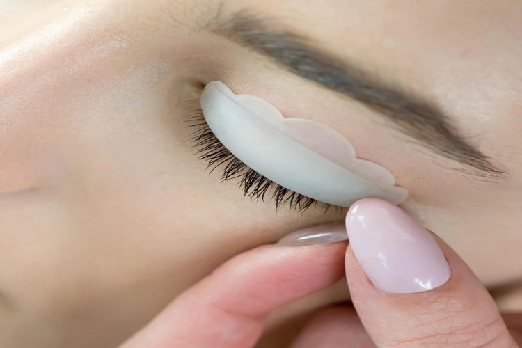 Lash Lift Ringwood: The Secret to Long-Lasting Lashes